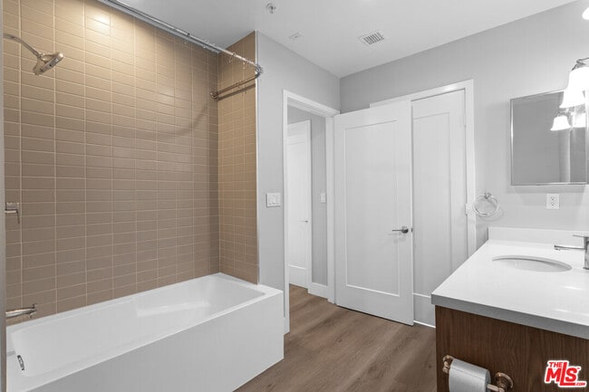 Building Photo - 1223 Hayworth Ave