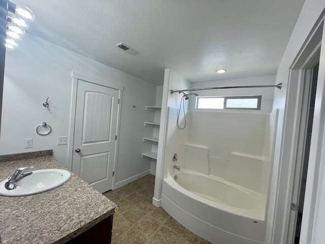 Building Photo - 2668 Cottonwood Dr