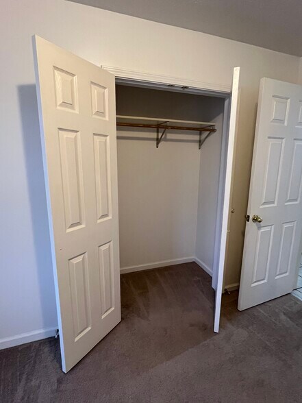 Building Photo - 605 N Main St