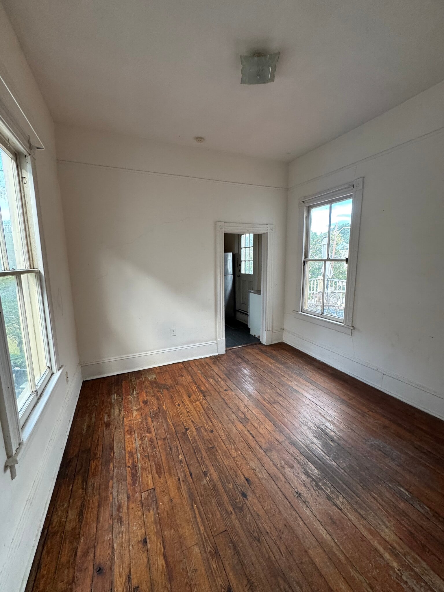 Dining room - 126 E 39th St