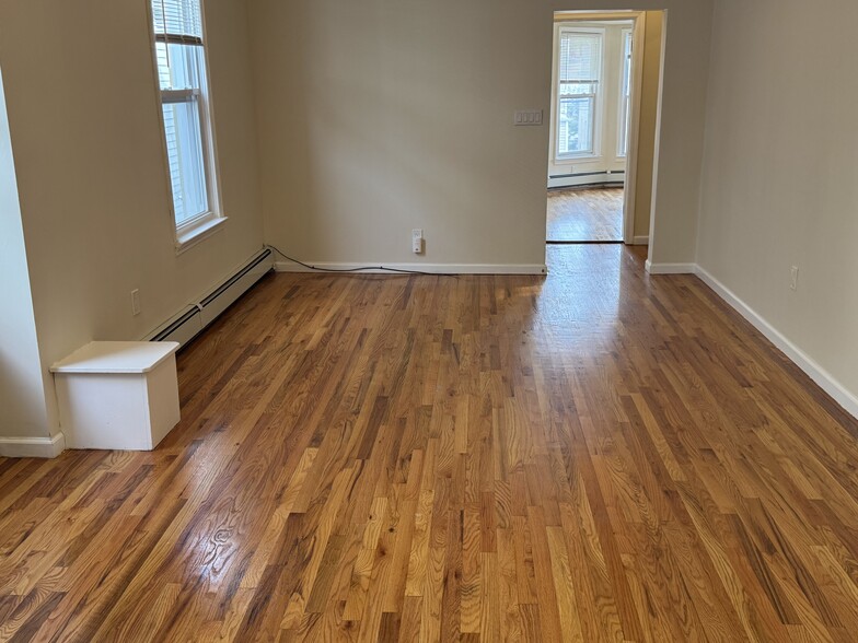 Building Photo - 37 Gautier Ave