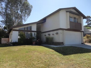 Building Photo - Lovely 2 Story 4 Bedroom 2 1/2 Bath in San Carlos!!