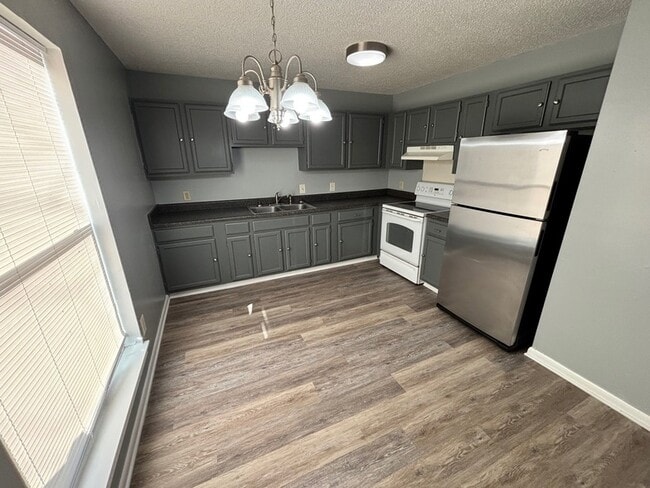 Building Photo - 3415 Meadow Ct