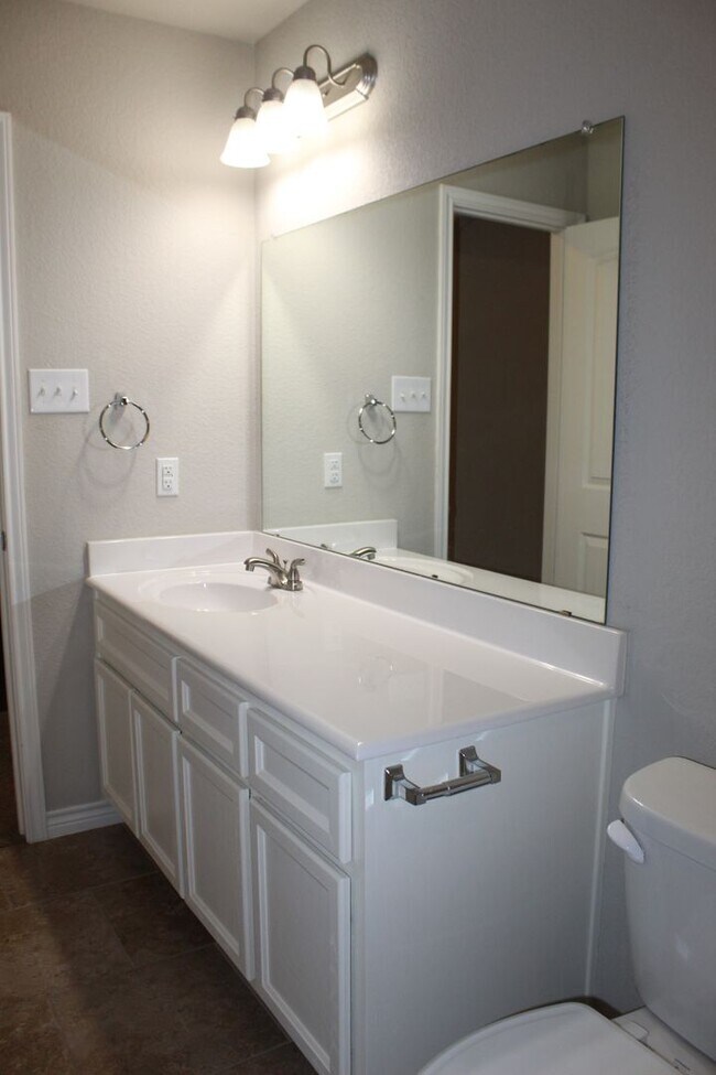 Building Photo - 5 BEDROOM, BELTON ISD