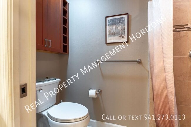 Building Photo - 6646 7th Ave Cir W