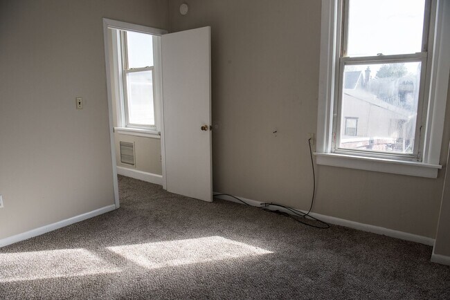 Building Photo - 1105 N 2nd St