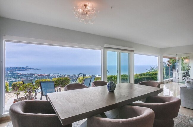 Building Photo - Modern Ocean View Home in La Jolla 4 Bed, 3 Bath