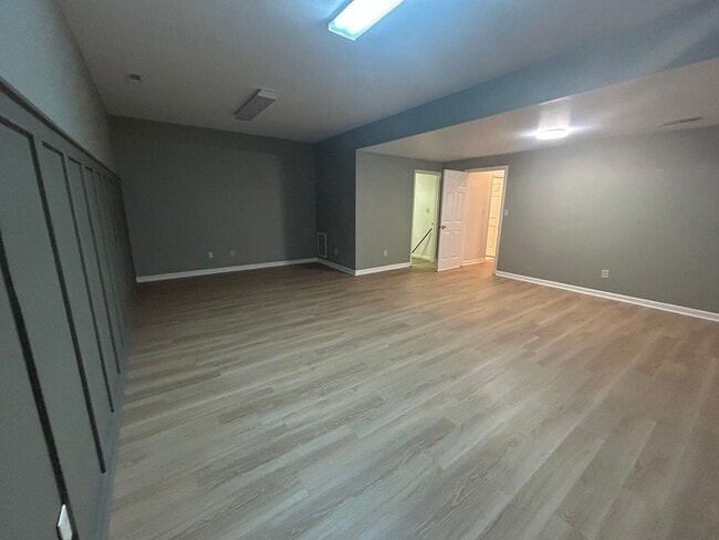 Building Photo - 4-Bedroom Gem Near Downtown Huntsville – N...