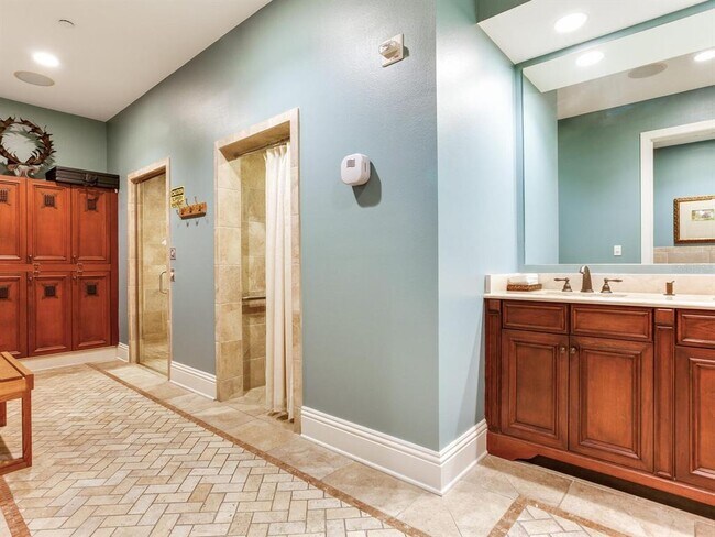 Building Photo - 4201 Bayshore Blvd