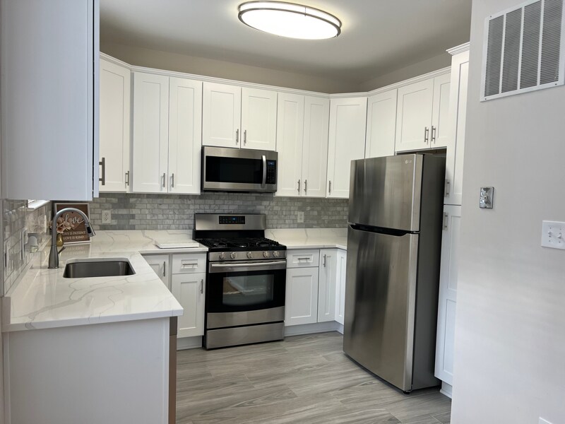 Building Photo - 14205 Brenham Dr