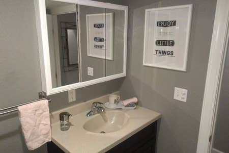 Building Photo - 2415 Vine St