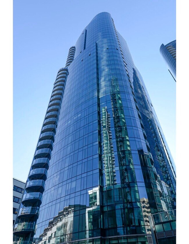 Building Photo - 338 Main St