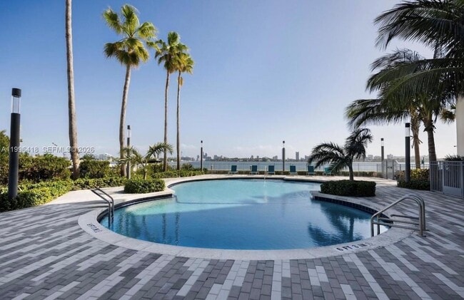 Building Photo - 7501 E Treasure Dr