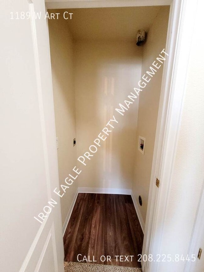 Building Photo - 1189 W Art Ct