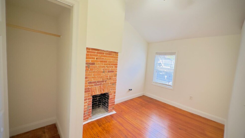 Building Photo - 2234 Fleet St