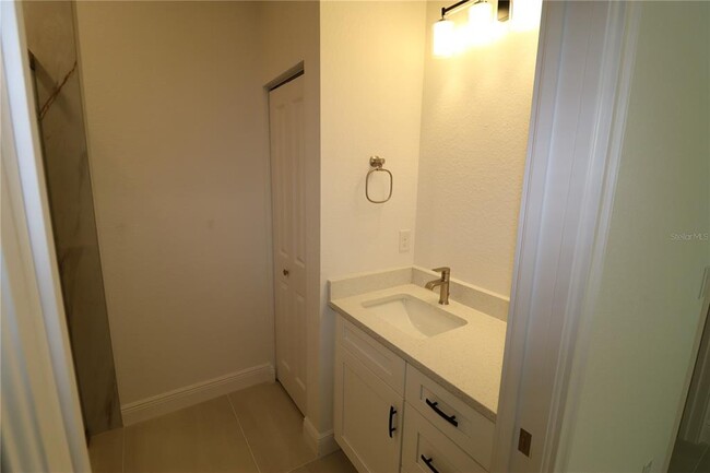 Building Photo - 307 Lomond Dr