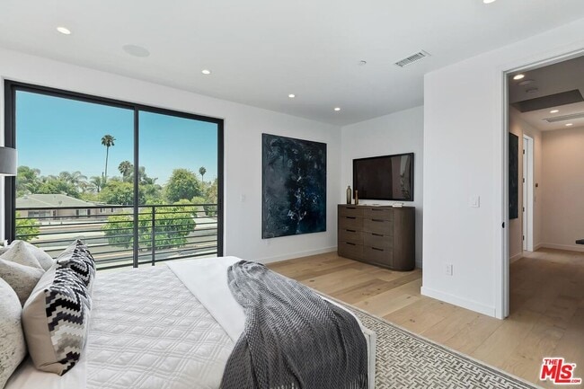 Building Photo - 7273 W Hazel Ct