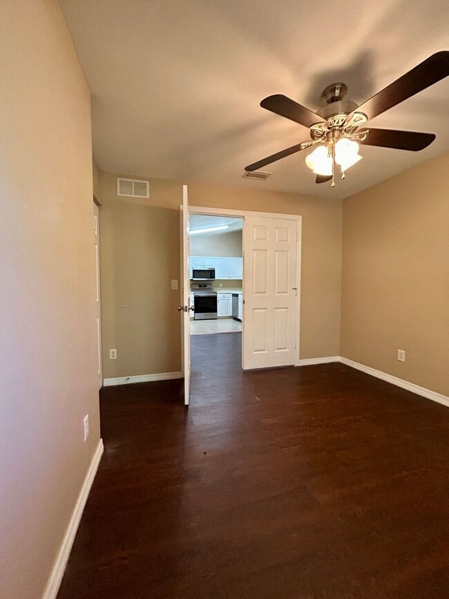 Building Photo - Charming 3BR/2BA Lehigh Acres Duplex with 1-Car Garage | Lawn Care & Salt Service Included