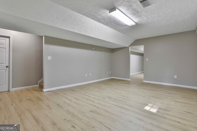 Building Photo - 45 Wildflower Cir