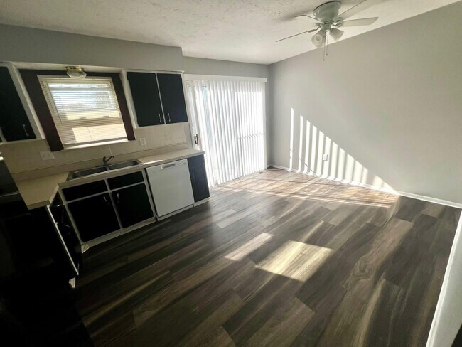 Building Photo - 1597 Rock Creek Dr