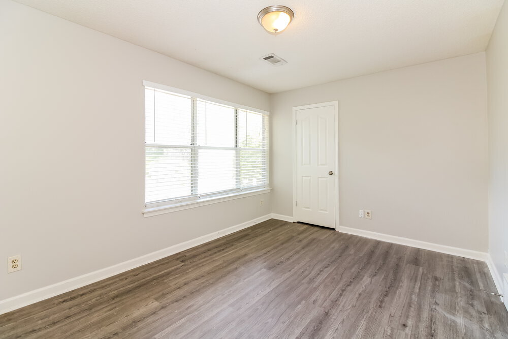 Building Photo - 8183 Walnut Valley Cove