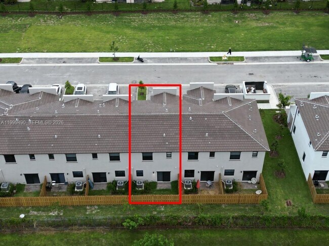 Building Photo - 949 NE 211th St