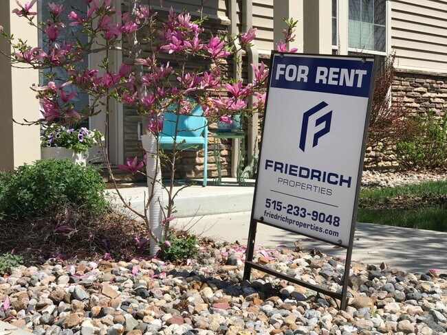 Building Photo - 2725 Northridge Pkwy