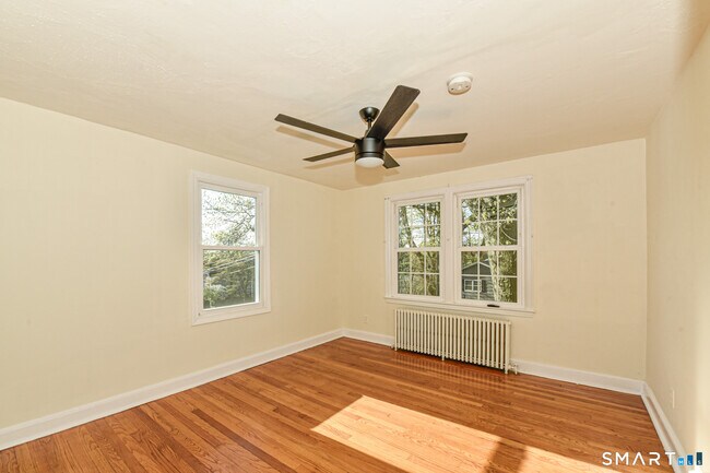 Building Photo - 146 Warsaw St