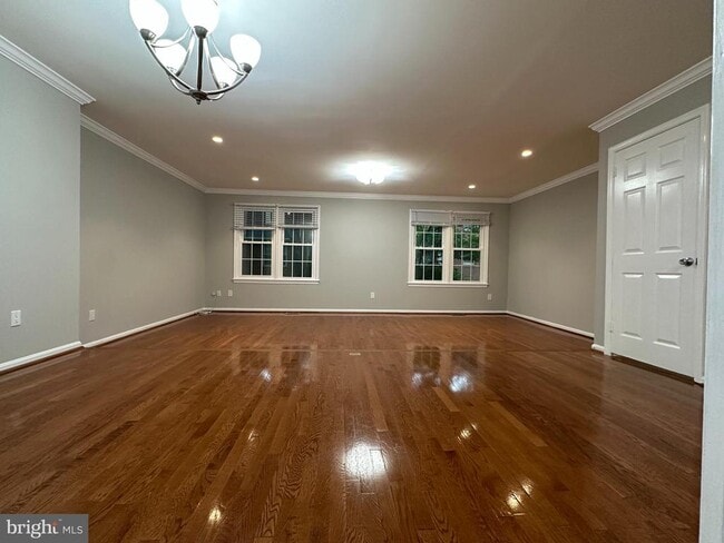 Building Photo - 10152 Village Knolls Ct