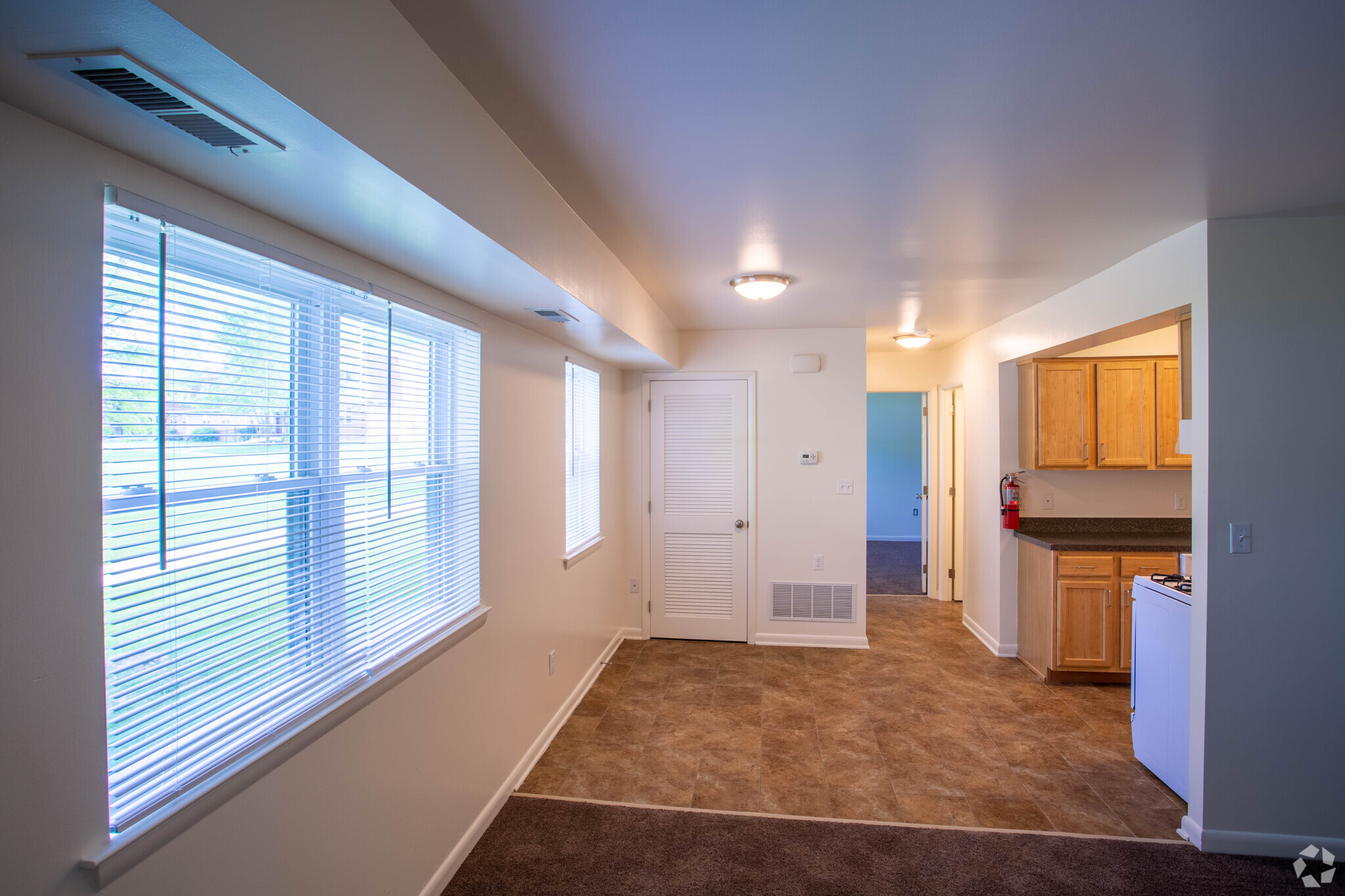 Dining Room - Foxwood Manor Apartments