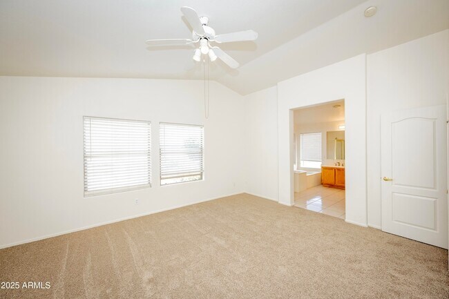 Building Photo - 3844 E Kings Ave