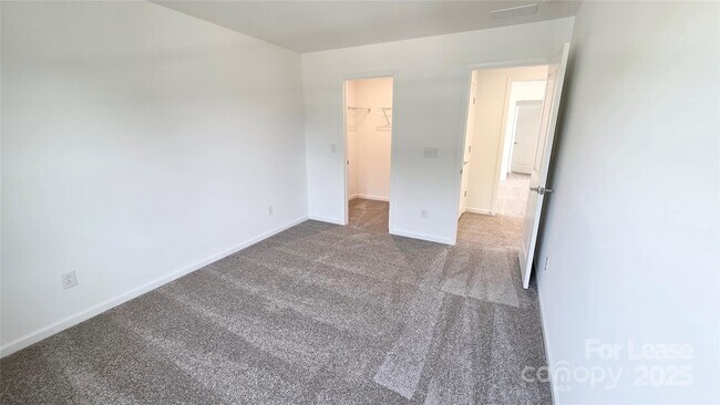 Building Photo - 15918 Parkside crossing Dr