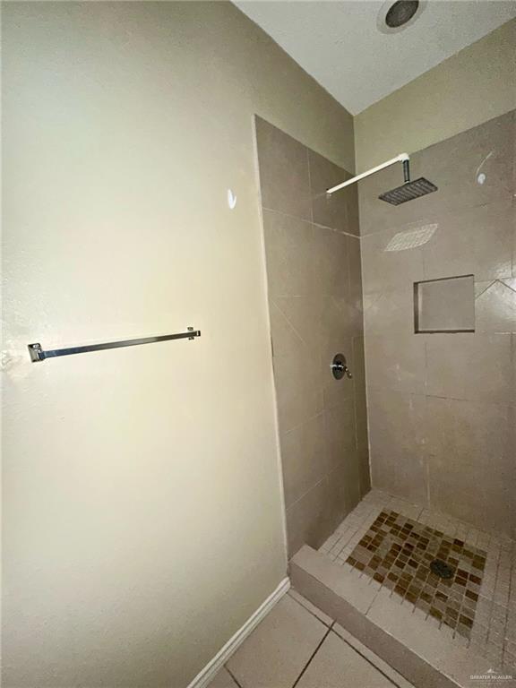 Building Photo - 17 Miroslava Ave