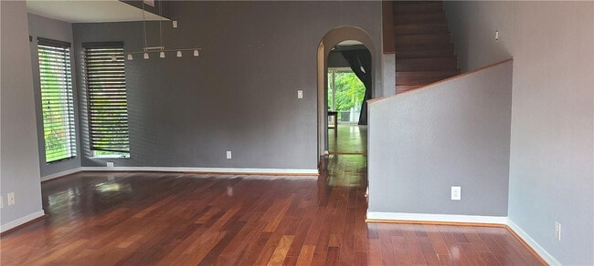 Building Photo - 735 NW 1st Ave