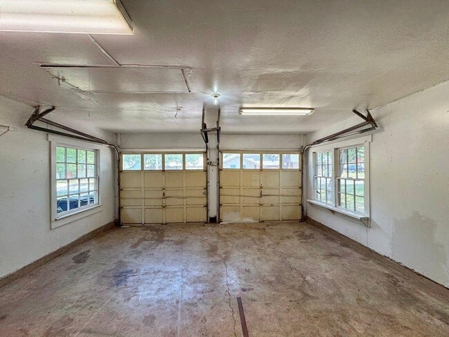 Building Photo - 1107 Spearson Ln