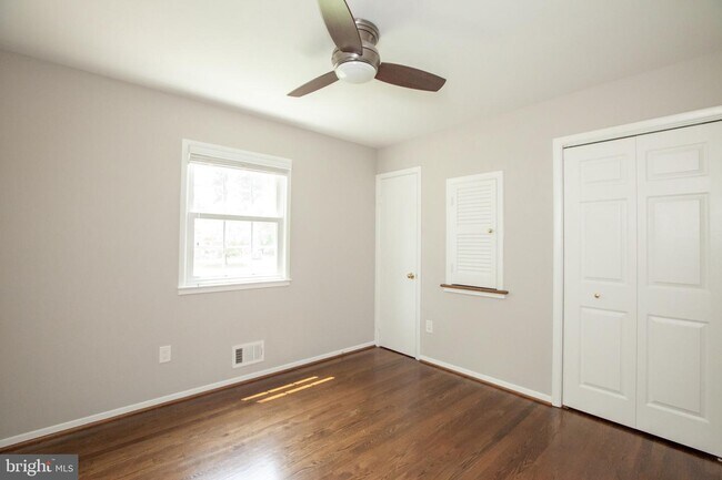 Building Photo - 2533 Hillsman St