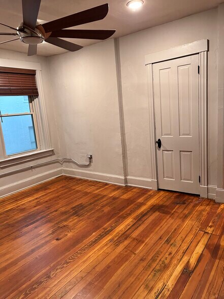 Building Photo - 14 W Court St