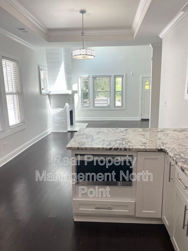 Building Photo - 954 Byron Dr SW