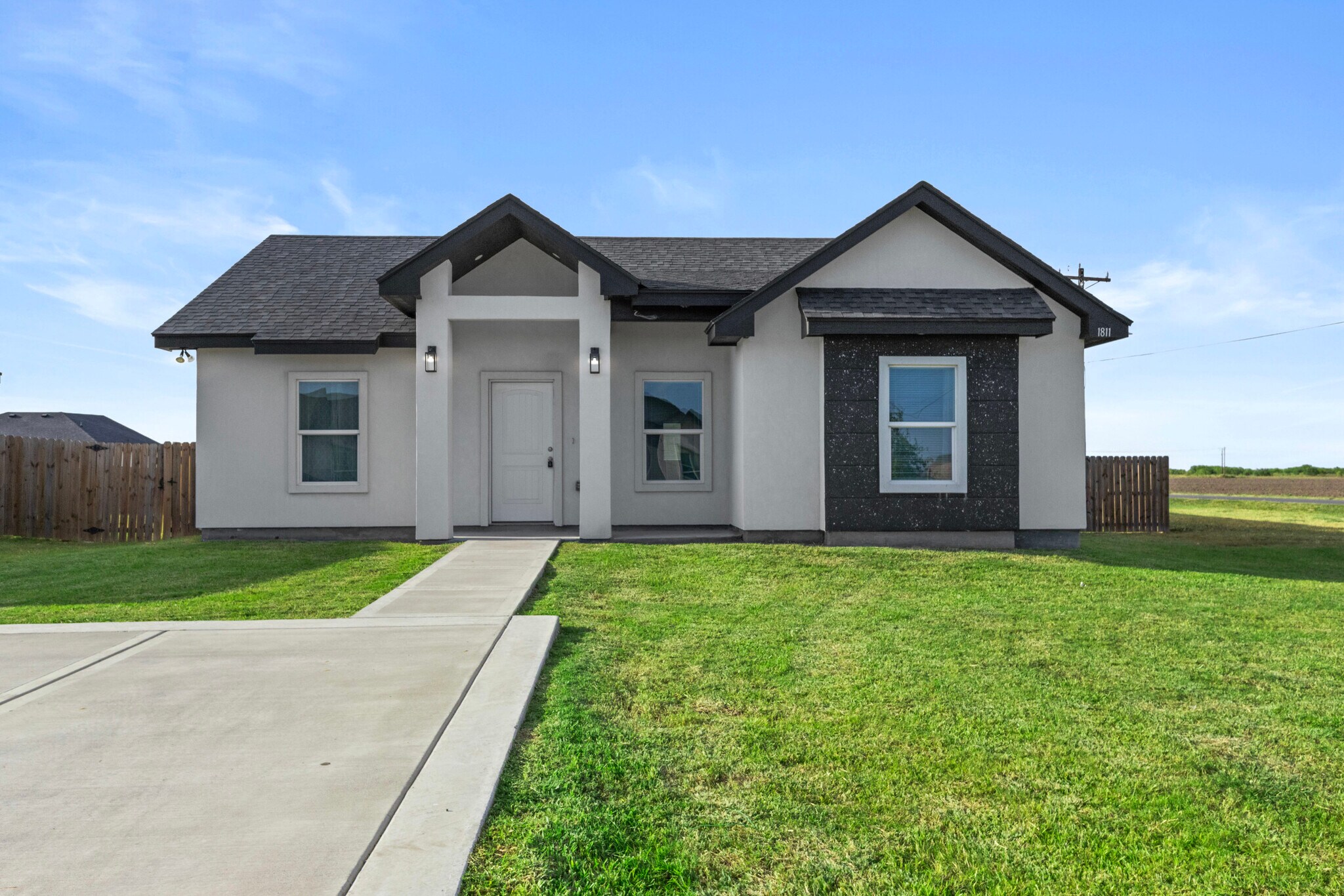 Building Photo - 1811 Unity Dr