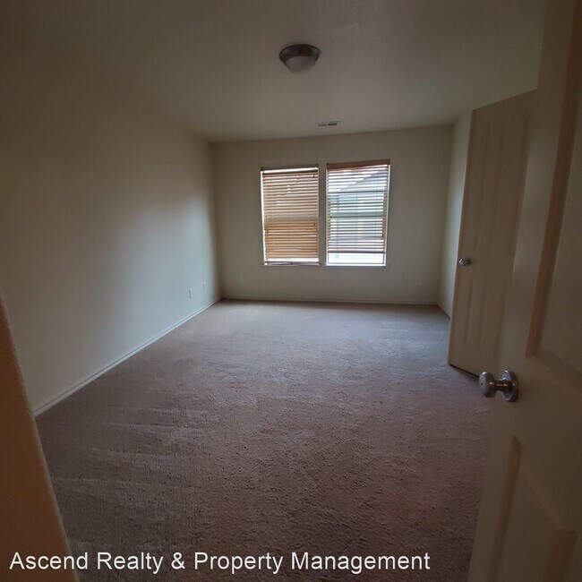 Building Photo - 15188 SW Canyon Wren Way