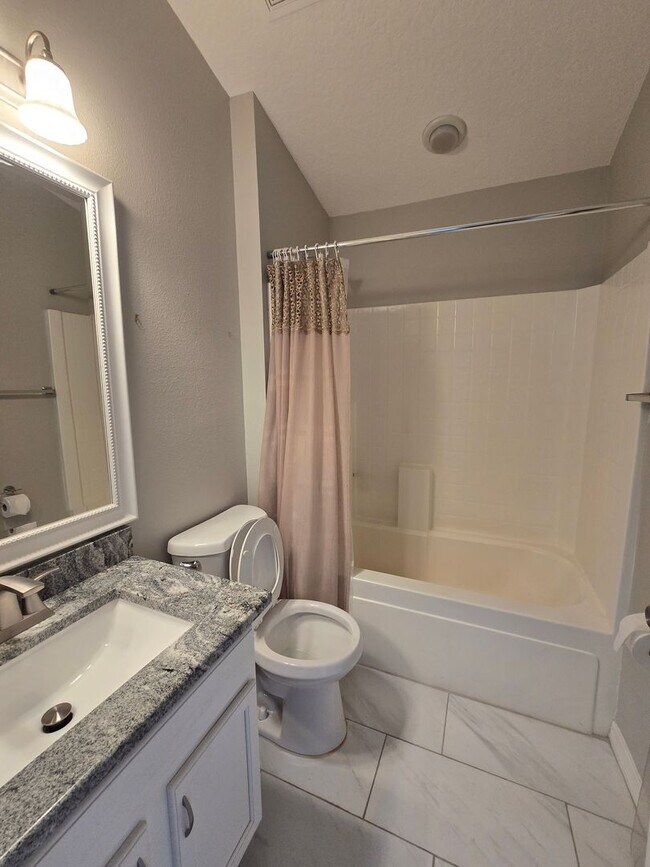 Building Photo - New Listing in Land O'Lakes