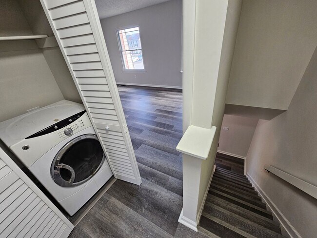 Building Photo - Smoke Tree