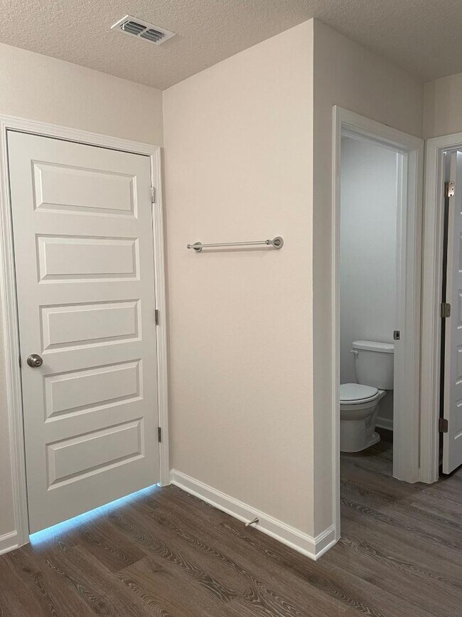 Building Photo - 3994 Whitetail Ln