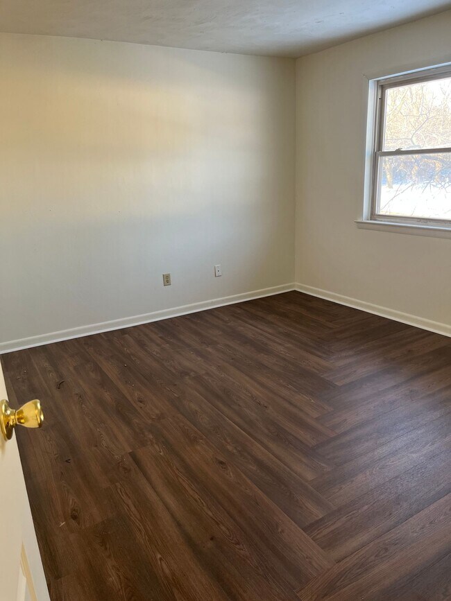 Building Photo - Converting to a 4 bedroom, 2 bath - AVAILABLE August 1st