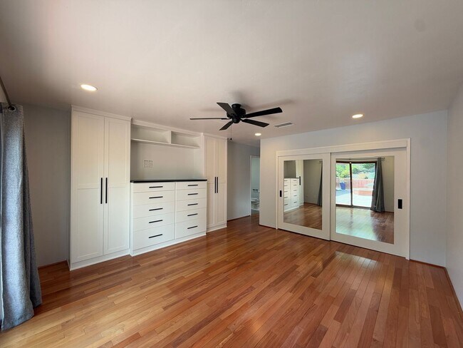 Building Photo - Charming 4BR San Diego Home with Front Dec...