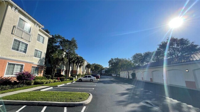 Building Photo - 9887 Baywinds Blvd