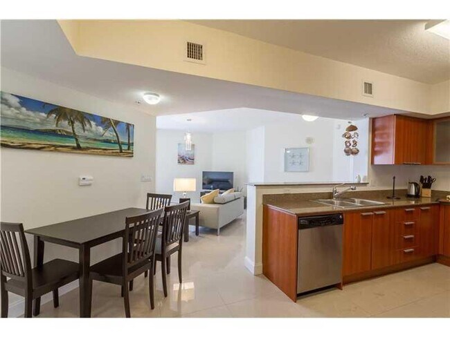 Building Photo - 16699 Collins Ave