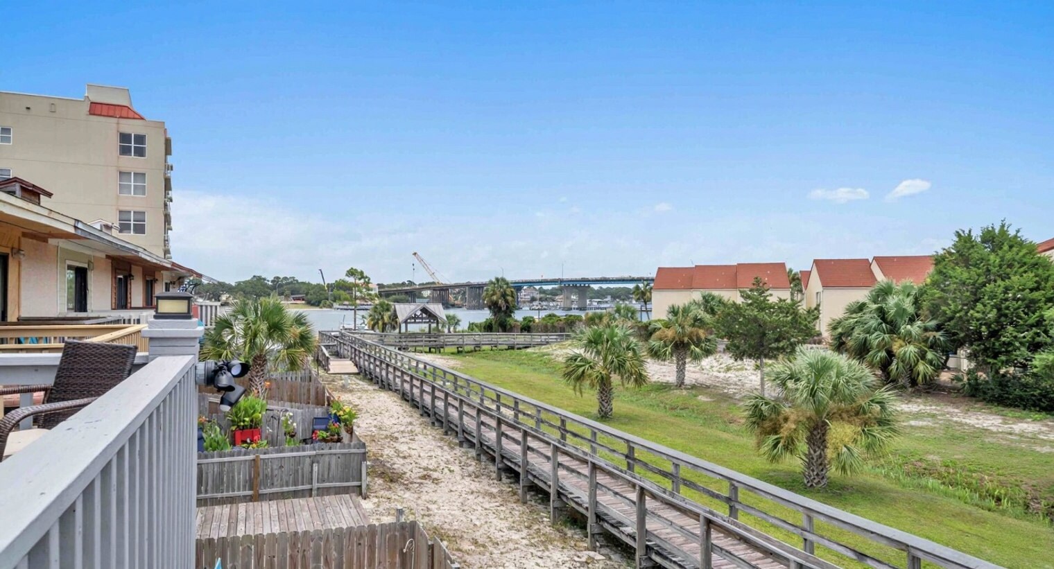 Building Photo - 318 Bream Ave