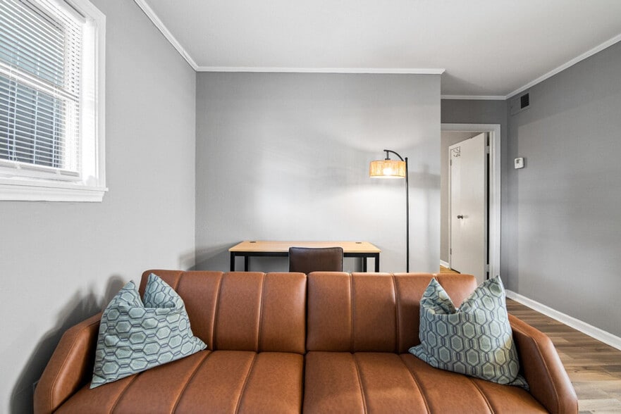 Building Photo - 2409 Brun St