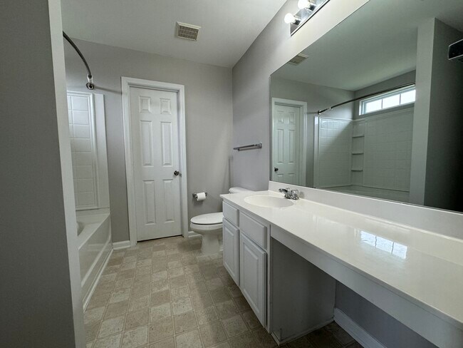 Building Photo - 39 Hamilton Grove Dr